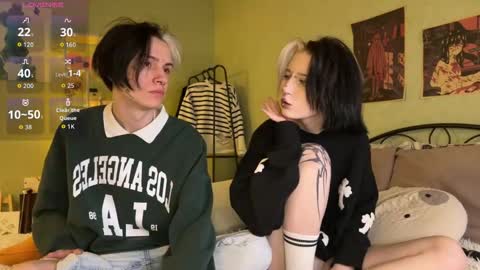 Snapshot of veryraretwins chatting on October 2025 11:15:01 PM veryraretwins online show from October 2025 11:15:01 PM