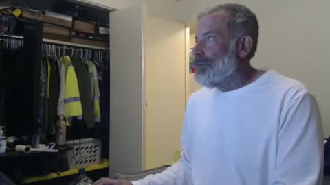 hairy man online show from January 2025 12:54:01 AM