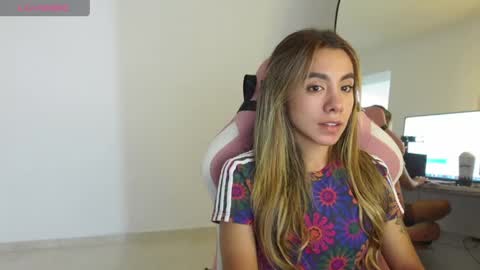 Sofa  online show from April 2026 03:59:02 AM