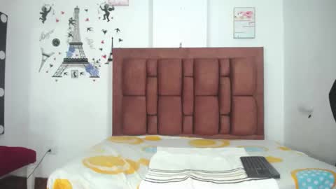 Snapshot of vfridaper chatting on October 2025 07:54:01 PM Frida online show from October 2025 07:54:01 PM