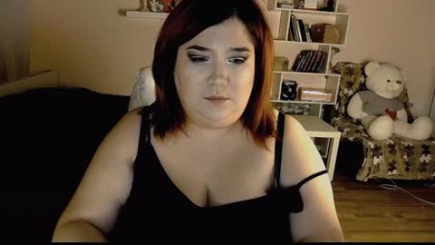 Snapshot of vi__vixen chatting on January 2025 08:18:01 PM Vi Vixen online show from January 2025 08:18:01 PM