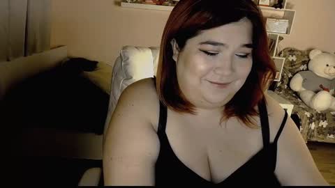 Snapshot of vi__vixen chatting on February 2025 02:05:02 AM Vi Vixen online show from February 2025 02:05:02 AM