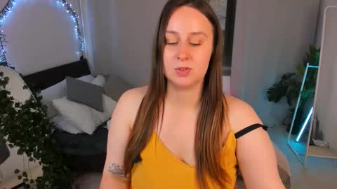 Snapshot of via_lattea_ chatting on September 2025 05:13:01 PM Camilla online show from September 2025 05:13:01 PM