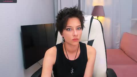 Snapshot of via_mayer chatting on September 2025 09:15:02 PM Via online show from September 2025 09:15:02 PM