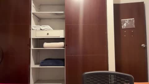 papichulo y mamichula online show from April 2026 11:27:01 PM