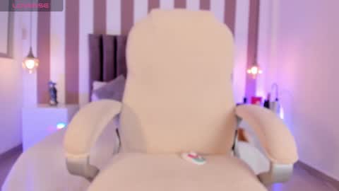 Snapshot of viannca__ chatting on October 2025 04:46:01 PM Ariana online show from October 2025 04:46:01 PM