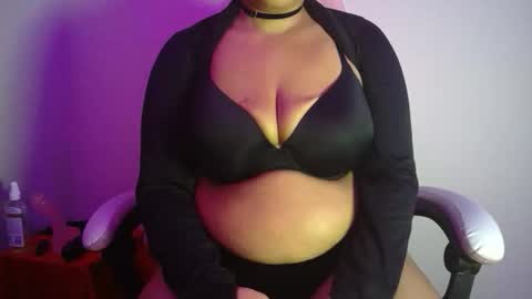 vibe_xxxo online show from March 2026 05:07:02 AM