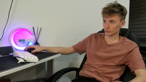 vibemygirl online show from December 2024 12:47:01 PM