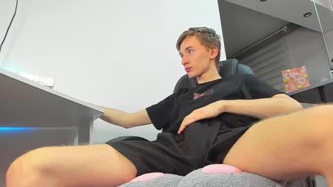 vibemygirl online show from February 2025 01:27:02 PM