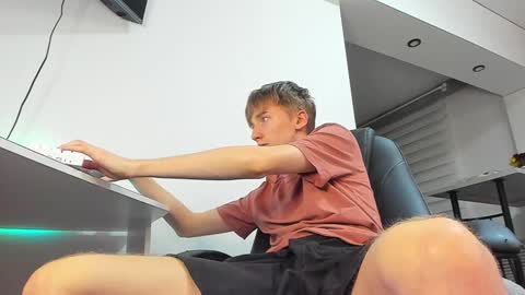 vibemygirl online show from February 2025 03:10:02 PM