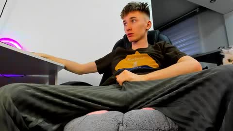 vibemygirl online show from February 2025 11:53:01 AM