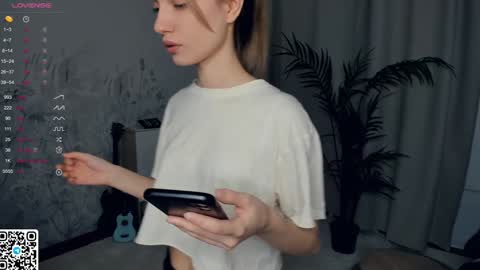 Mikky online show from December 2024 08:04:02 PM