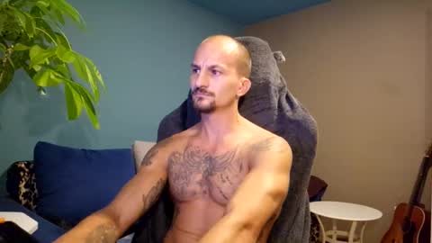 Snapshot of vicentiucalisthenics chatting on September 2025 06:19:02 PM vicentiucalisthenics online show from September 2025 06:19:02 PM