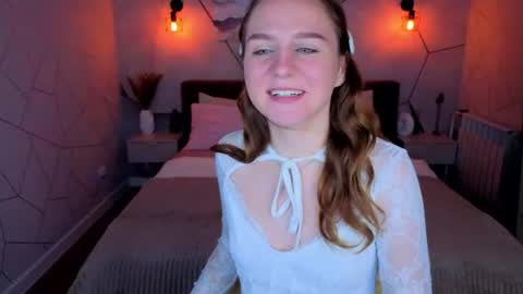 Snapshot of vicki_milles chatting on July 2026 08:50:01 AM vicki_milles online show from July 2026 08:50:01 AM