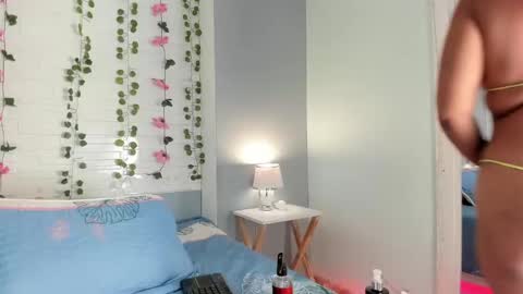 Snapshot of vicky_ruiz chatting on March 2025 06:22:02 PM V I C K Y online show from March 2025 06:22:02 PM