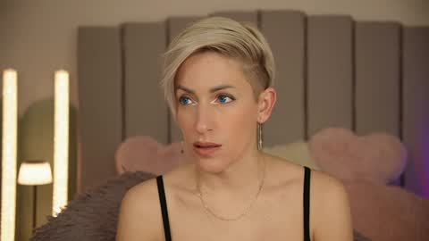 Snapshot of vickysecret96 chatting on January 2025 05:35:02 PM vickysecret96 online show from January 2025 05:35:02 PM