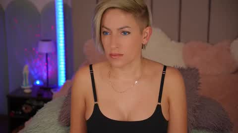 Snapshot of vickysecret96 chatting on October 2025 04:41:01 PM vickysecret96 online show from October 2025 04:41:01 PM