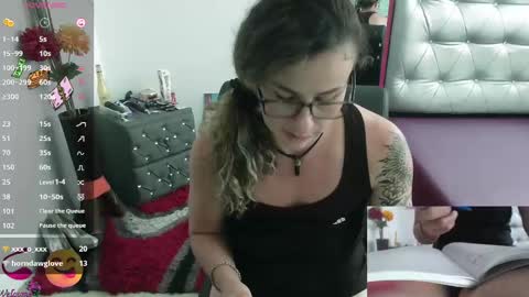 Valentina online show from February 2025 07:38:01 PM