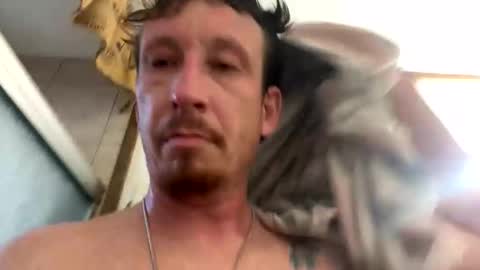 vicrobertson595 online show from April 2026 11:27:02 PM