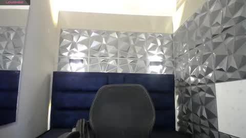 Victoria  online show from September 2025 02:52:02 PM