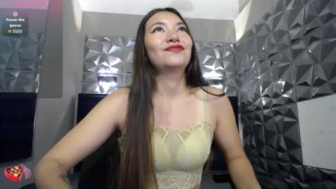 Victoria  online show from October 2025 02:44:01 AM