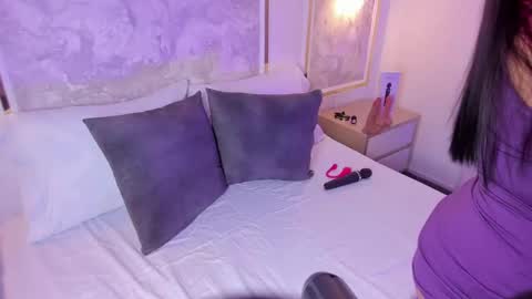 Victoria online show from September 2025 12:06:01 PM