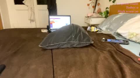 Victoria97 online show from December 2024 04:05:01 PM