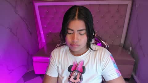 victoria_b_ online show from October 2025 07:43:01 PM