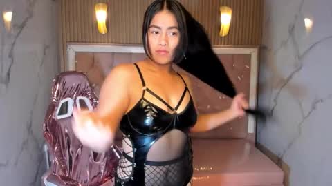 victoria_b_ online show from October 2025 07:58:02 PM