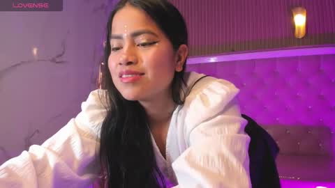 victoria_b_ online show from October 2025 09:17:02 PM