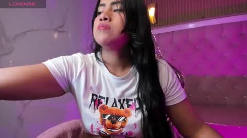 victoria_b_ online show from October 2025 09:15:01 PM