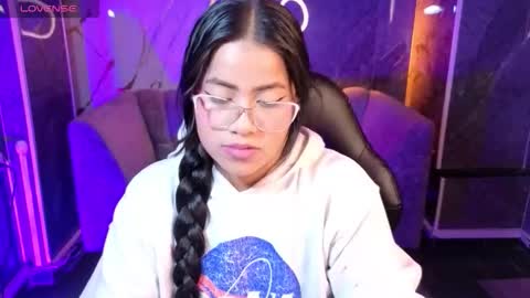 victoria_b_ online show from October 2025 08:53:02 PM