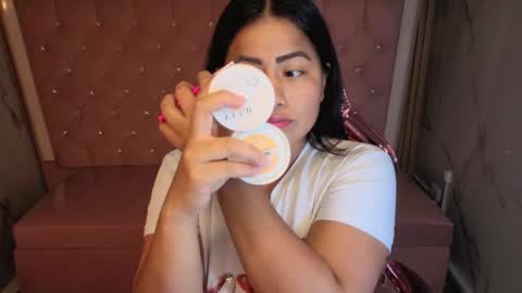 victoria_b_ online show from November 2025 08:11:01 PM