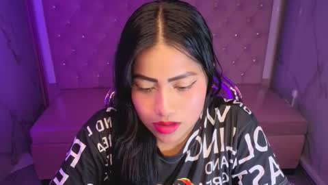 victoria_b_ online show from November 2025 08:20:02 PM