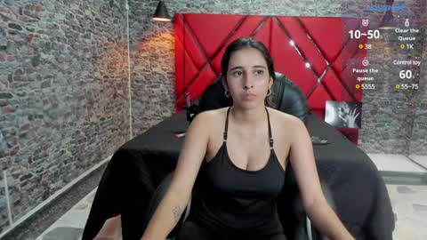 Snapshot of victoria_houston chatting on February 2025 02:38:02 AM Victoria Houston online show from February 2025 02:38:02 AM