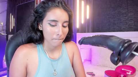 Snapshot of victoria_houston chatting on September 2025 07:47:01 PM Victoria Houston online show from September 2025 07:47:01 PM