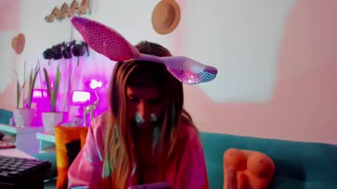 Victoria  online show from January 2025 06:07:01 PM