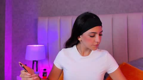  Victoria Lozano  online show from December 2024 11:55:01 AM