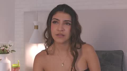  Victoria Lozano  online show from December 2025 02:46:01 PM