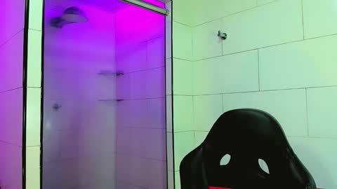 Victoria online show from November 2025 07:25:02 PM