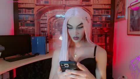 Snapshot of victoria_kastelo chatting on May 2026 04:30:02 AM Victoria online show from May 2026 04:30:02 AM