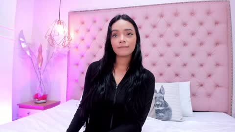 Snapshot of victoria_kitt chatting on January 2025 07:02:02 PM victoria_kitt online show from January 2025 07:02:02 PM