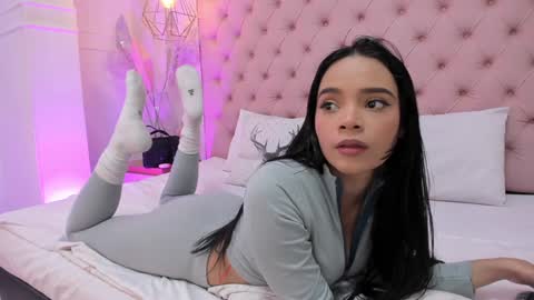 Snapshot of victoria_kitt chatting on January 2025 07:26:01 PM victoria_kitt online show from January 2025 07:26:01 PM