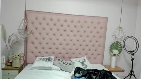 victoria_kitt online show from November 2025 07:27:01 PM