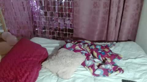 VICKY online show from February 2025 08:44:02 PM