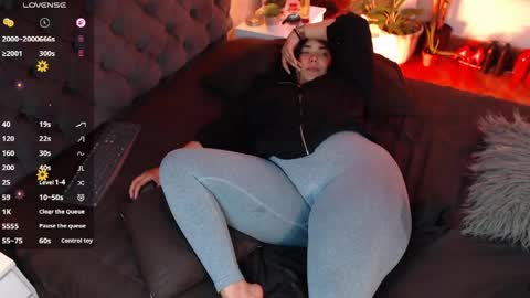 Snapshot of victoria_monteroo chatting on May 2026 01:34:02 AM Call me Vic online show from May 2026 01:34:02 AM