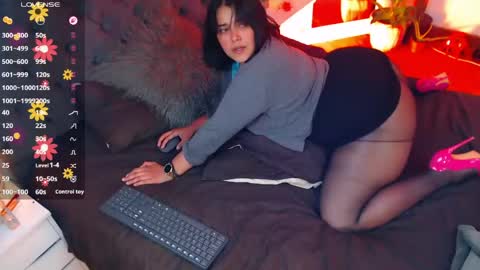 Snapshot of victoria_monteroo chatting on May 2026 12:41:01 AM Call me Vic online show from May 2026 12:41:01 AM