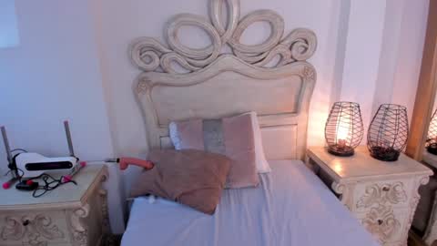 Snapshot of victoria_vallejo chatting on December 2024 02:36:02 PM victoria  online show from December 2024 02:36:02 PM