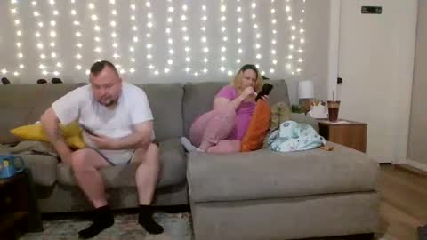 Victoria and Jesse online show from October 2025 03:45:01 AM