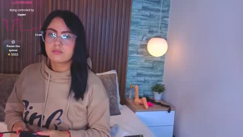 Victoria Andrade online show from February 2026 12:23:02 PM